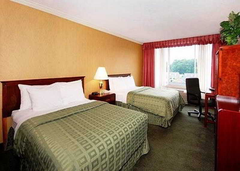 Wyndham Garden Greensboro Exteriör bild
